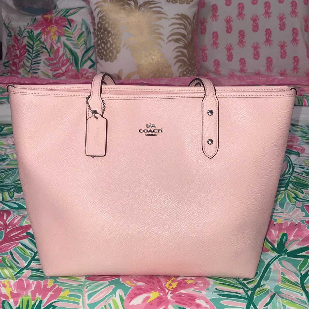 Slightly used blush pink Coach purse!